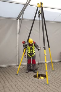 Lekki aluminiowy statyw bezpieczeństwa (udźwig: 1000 kg) + wyboru: wciągarka Tretos Military 00081697 - Wciągarki - miniaturka - grafika 3