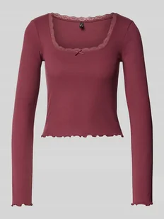 Bluzka o kroju slim fit z długim rękawem i dekoltem w łódkę obszytym koronką model ‘WILMA’ - Bluzki damskie - miniaturka - grafika 1