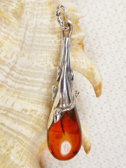 Wisiorek srebrny z bursztynem, handmade 622-30