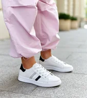 Sneakersy damskie - Biało-czarne sneakersy eko skóra Berdine-39 - miniaturka - grafika 1