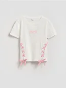 Koszulki dla dziewczynek - Reserved - T-shirt z aplikacją - złamana biel - miniaturka - grafika 1