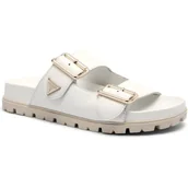 Klapki i japonki damskie - Guess Skórzane klapki FASTEN - miniaturka - grafika 1