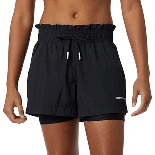 Spodenki New Balance WS21118BK - czarne - Spodnie sportowe damskie - miniaturka - grafika 1