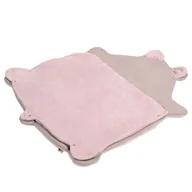 Maty edukacyjne - Hi Little One mata niemowlęca z kocykiem MIŚ Blush/Pink Pom Pom - miniaturka - grafika 1