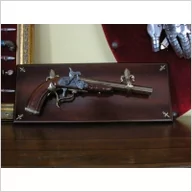 Wisiorki - WYJĄTKOWY PISTOLET KAPISZONOWY NA DREWNIANEJ ZAWIESZCE (K1095-103L) - miniaturka - grafika 1