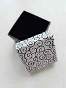 Opakowania i torebki na prezenty - małe pudełko czarne białe opakowanie prezent 5x5 - miniaturka - grafika 1