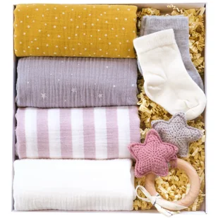 Zestaw prezentowy dla niemowląt Wyprawka dla noworodka Prezent Baby Shower Pieluszki, Grzechotka, Skarpety - Pieluchy - miniaturka - grafika 1
