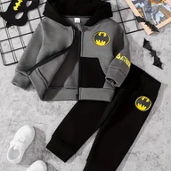 Dresy i komplety dla chłopców - TEMU WB Series Chłopięcy Zestaw Jesienno-Zimowy Seria Batmana "Batman Logo" Nadrukowy Przystojny Kapelusz Batmana Pogrubiona Polarowa Ciepła Bluza z - miniaturka - grafika 1