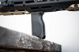 Strike Industries - Chwyt M-LOK Angled Vertical Grip - Long - Czarny - SI-AR-CMAG-L - Osprzęt do wiatrówek - miniaturka - grafika 18
