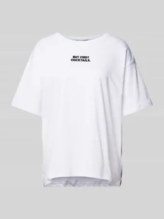 T-shirt o kroju oversized z wyhaftowanym napisem - Koszulki i topy damskie - miniaturka - grafika 1