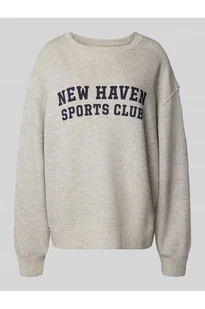 Bluza o kroju oversized z czystej bawełny z nadrukiem z napisem - Gant - Bluzy damskie - miniaturka - grafika 1