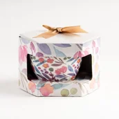 Filiżanki - Filiżanka porcelanowa ze złotym uchem kwiaty akwarelowe 440 ml - miniaturka - grafika 1