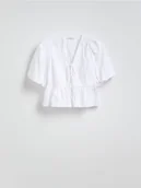 Bluzki damskie - Reserved - Wiązana bluzka z baskinką - biały - miniaturka - grafika 1