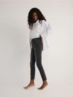 Spodnie damskie - Reserved - Jeansy slim fit mid rise - jasnoszary - miniaturka - grafika 1