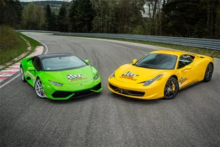 Pojedynek Lamborghini Huracan vs Ferrari 458 Italia - Czasopisma - miniaturka - grafika 1