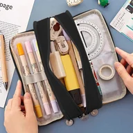 Piórniki - DUŻY PIÓRNIK SZKOLNY SASZETKA TRZYKOMOROWY PIÓRNIK DO SZKOŁY ZAMEK CZARNY - miniaturka - grafika 1