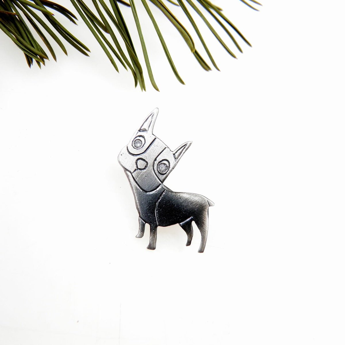 Broszka srebrna - Piesek Ginger szary