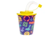 Kubki - Kemis - House of Gadgets, Kubek plastikowy z rurką i wieczkiem - gracz 3D - miniaturka - grafika 1