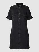 Sukienki - Sukienka jeansowa z nakładanymi kieszeniami z patką na piersi model ‘NEW SIGNE’ - miniaturka - grafika 1