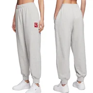Dresy damskie - Spodnie dresowe damskie Puma X VOGUE RELAXED szare 53669304-XS - miniaturka - grafika 1
