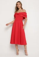 Sukienki - Czerwona Rozkloszowana Sukienka z Odsłoniętymi Ramionami i Drapowaniem Odilene - miniaturka - grafika 1