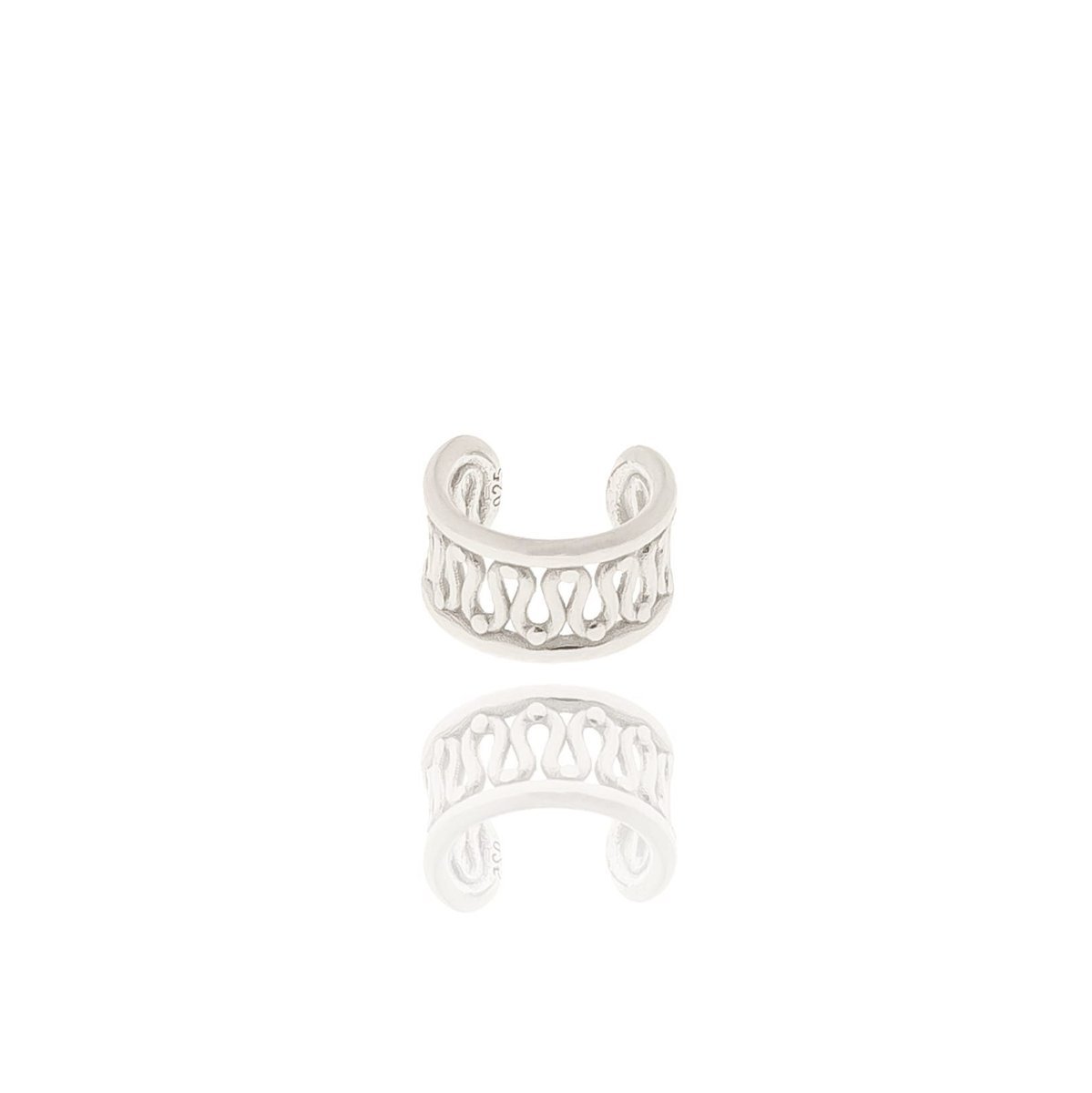 Nausznica srebrna z ażurowym wzorem