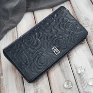 Portfele - Poziomy portfel damski skórzany granatowy w kwiaty z metalowym logo Paolo Peruzzi AL-13-NV - miniaturka - grafika 1