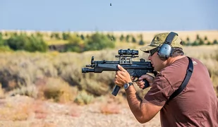 ESS - 5B - Black Frame Polarized Mirrored Gray Lenses - EE9006-03 - Okulary przeciwsłoneczne - miniaturka - grafika 3