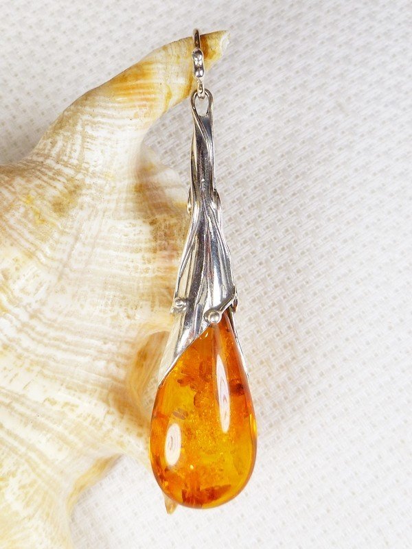 Wisiorek srebrny z bursztynem, handmade 620-331