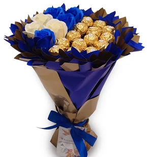 Słodki bukiet niebieski i złoty ze słodyczy Ferrero Rocher i 7 mydlanych róż (średnica 20 cm) - Zestawy upominkowe - miniaturka - grafika 1