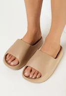 Klapki i japonki damskie - Ciemnobeżowe Piankowe Klapki z Szerokim Paskiem Jaspera - miniaturka - grafika 1