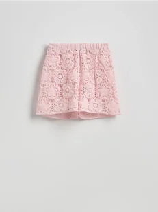 Reserved - Ażurowe szorty - pastelowy róż - Swetry damskie - miniaturka - grafika 1