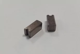 Zucchetti szczotki silnika kół Ambrogio L30/L60/L85 2 szt.) 075_D0014 - Akcesoria do kos i kosiarek - miniaturka - grafika 1