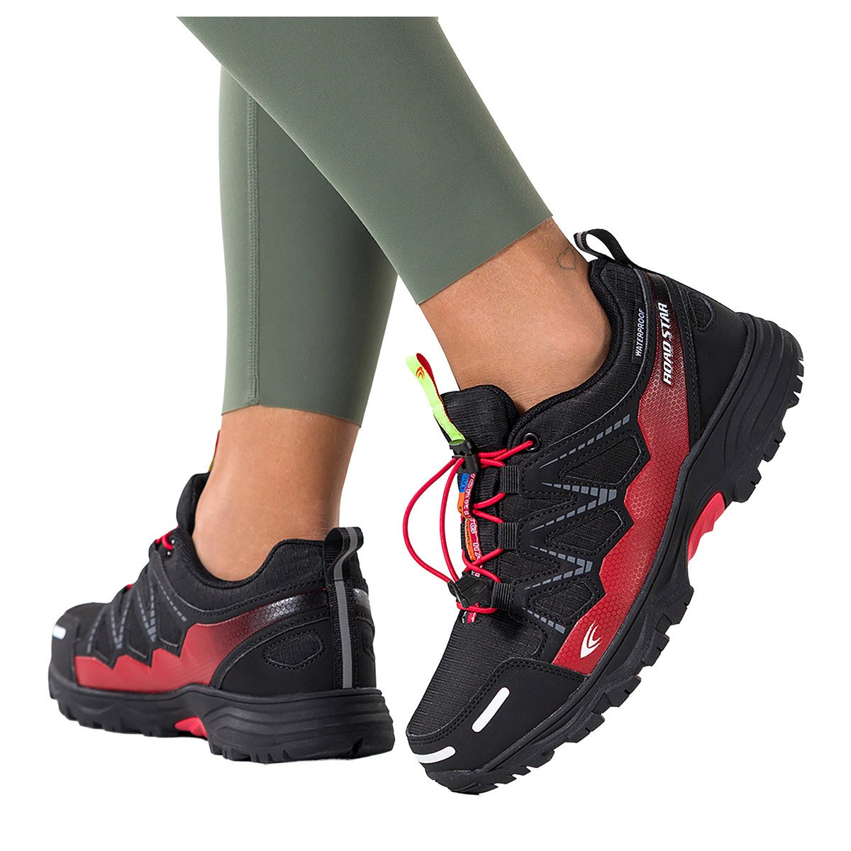 Czarne buty sportowe trekkingowe damskie wodoodporne na bieżnikowanej podeszwie z regulowaną elastyczną sznurówką czerwone wstawki Casu 7393-0D-40