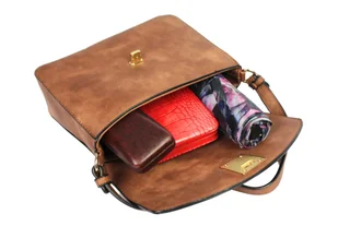 Torebka Damska Listonoszka Pierre Cardin Średni Kuferek 3022 23 x 17 x 7 - Torebki damskie Torebka Damska Listonoszka Pierre Cardin Średni Kuferek 3022 23 x 17 x 7 - Torebki damskie - miniaturka - grafika 6