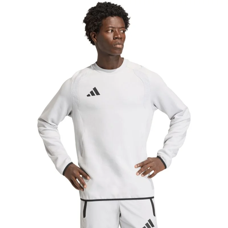 Bluza męska adidas Tiro 26 Travel Crew biała KD3323 Bluza męska adidas Tiro 26 Travel Crew biała KD3323 - S