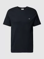 Koszulki męskie - T-shirt o kroju regular fit z wyhaftowanym logo model ‘SHIELD’ - miniaturka - grafika 1