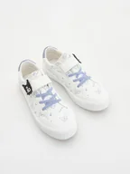 Buty dla dziewczynek - Reserved - Tramki Kuromi z imitacji skróry - biały - miniaturka - grafika 1