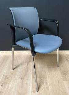 Fotel biurowy, krzesło biurowe Krzesło konferencyjne biurowe KYOS Bejot z podłokietnikami - Fotele i krzesła biurowe - miniaturka - grafika 1