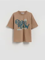 Koszulki dla chłopców - Reserved - Bawełniany t-shirt z nadrukiem - brązowy - miniaturka - grafika 1