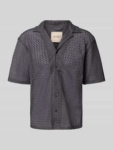 Koszula casualowa o kroju relaxed fit z kołnierzem z połami model ‘NOVAK’ - Koszule męskie - miniaturka - grafika 1
