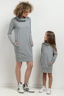 Komplety damskie - Komplet sukienek z kominem i kieszeniami dla mamy i córki, model 37, jasnoszary - miniaturka - grafika 1