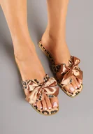 Klapki i japonki damskie - Panterkowe Klapki z Wycięciami i Kokardą Tellivia - miniaturka - grafika 1