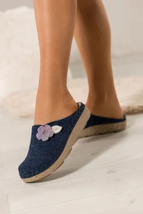 Granatowe kapcie damskie Inblu obuwie domowe filcowe z kwiatem VW609899 - Kapcie damskie - miniaturka - grafika 1