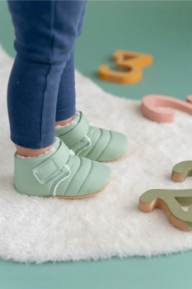 FIRST STEP MIĘKKIE KAPCIE DZIECIĘCE MIĘTOWE Z OCIEPLENIEM NA ZIMĘ 22-23 5HA