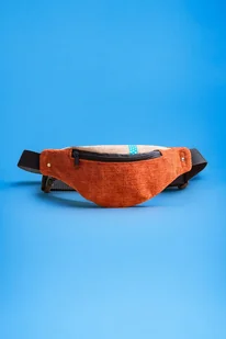 Ruda mała nerka z beżową klapką - Nerki - miniaturka - grafika 1