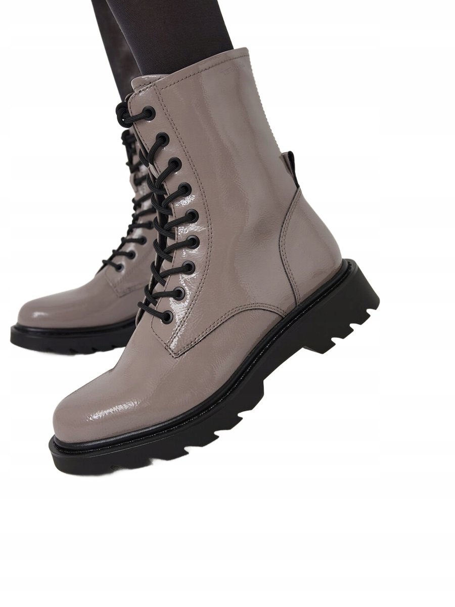 TAMARIS BRĄZOWE LAKIEROWANE BOTKI Z OBCASEM PŁASKIM 40 6AA