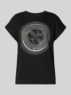 Koszulki i topy damskie - T-shirt z obszyciem ozdobnymi kamieniami i okrągłym dekoltem - miniaturka - grafika 1