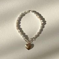 Bransoletki - Bransoletka NORI pozłacane serce perła naturalna - miniaturka - grafika 1