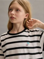 Koszulki dla dziewczynek - Reserved - Wzorzysty t-shirt z haftem - złamana biel - miniaturka - grafika 1